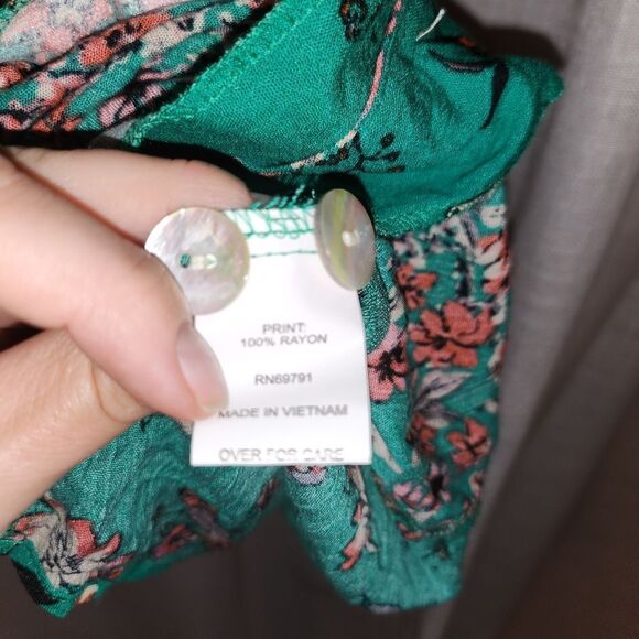 Fig and Flower Green Gold Bishop Sleeve Sundress - Picture 3 of 6